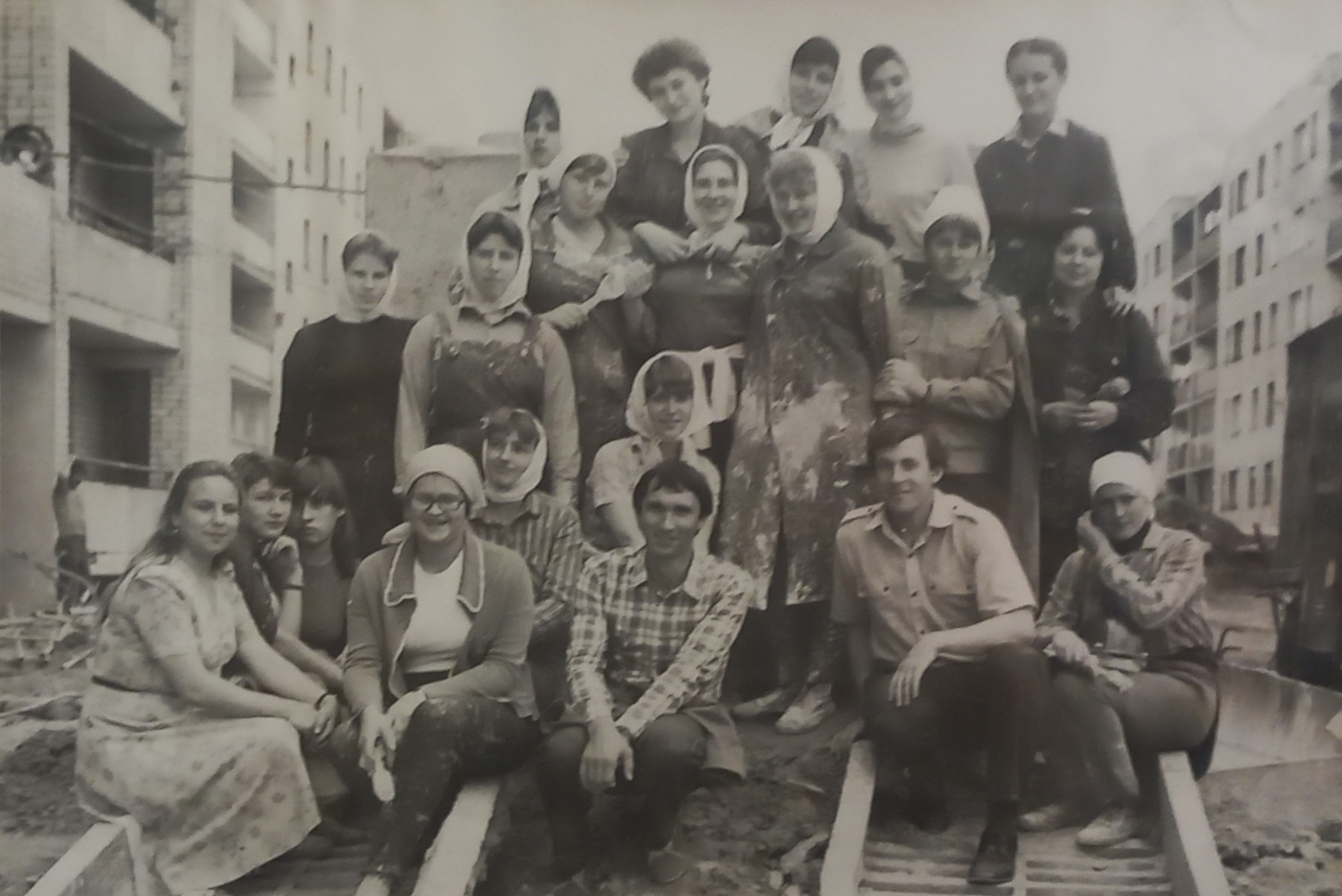 Валерий Коваль с бойцами ССО «Ваятель», 1980-е гг.